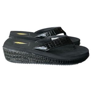 Volatile Mini Croco Crocodile Embossed Flip-Flop Wedge Sandals Black Women’s 8